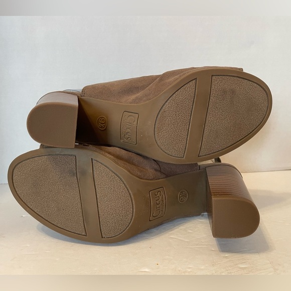 Circus By Sam Edelman Crunched Faux Suede Peep Toe Block Heel Booties Size 9 1/2 - Picture 10 of 10